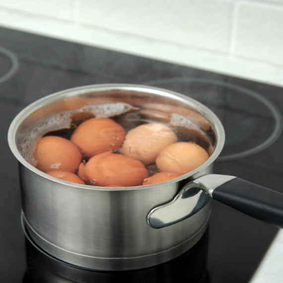 Odličan trik koji morate probati: Zašto se jaja kuvaju s limunom?
